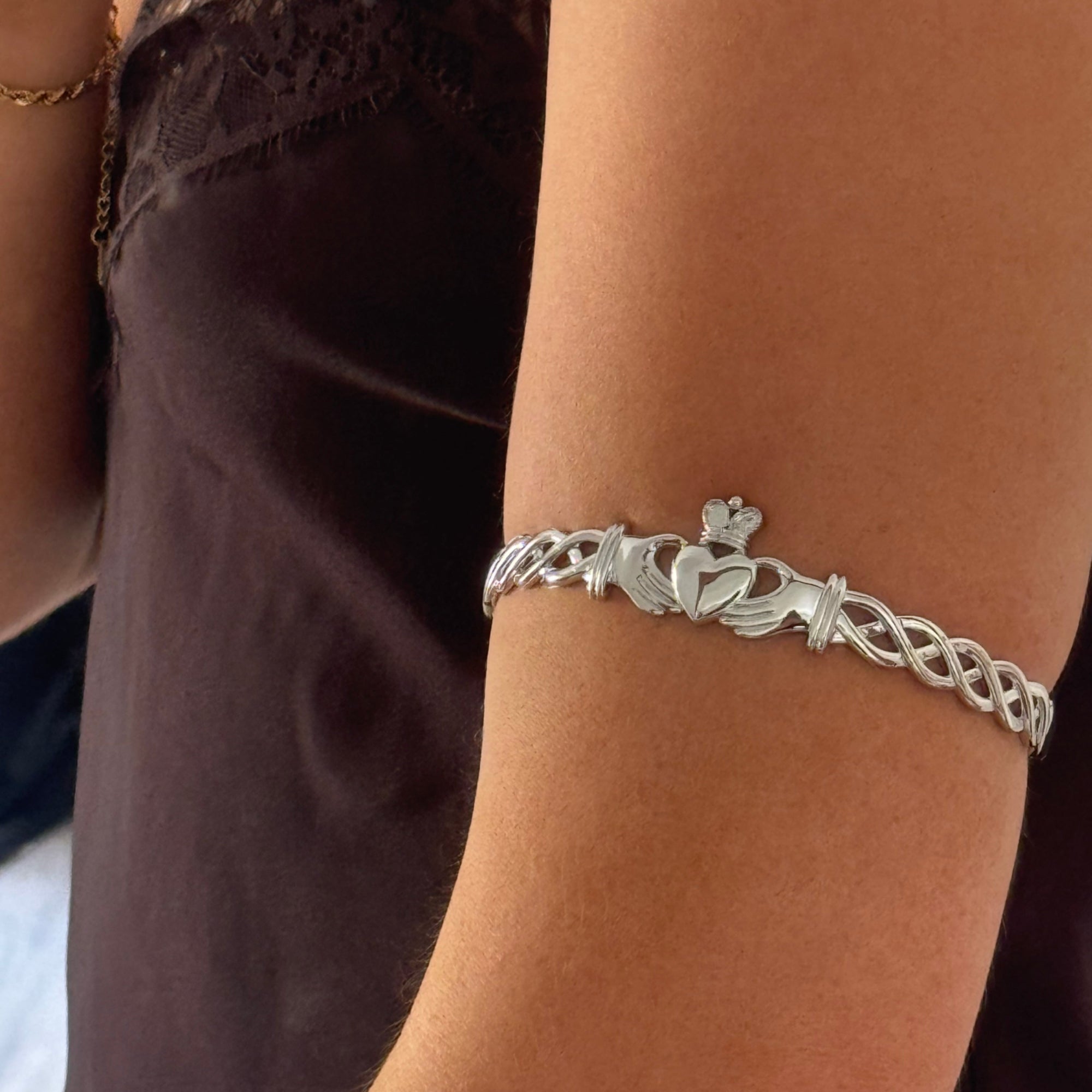 Caillí Claddagh Arm Cuff Sterling Silver