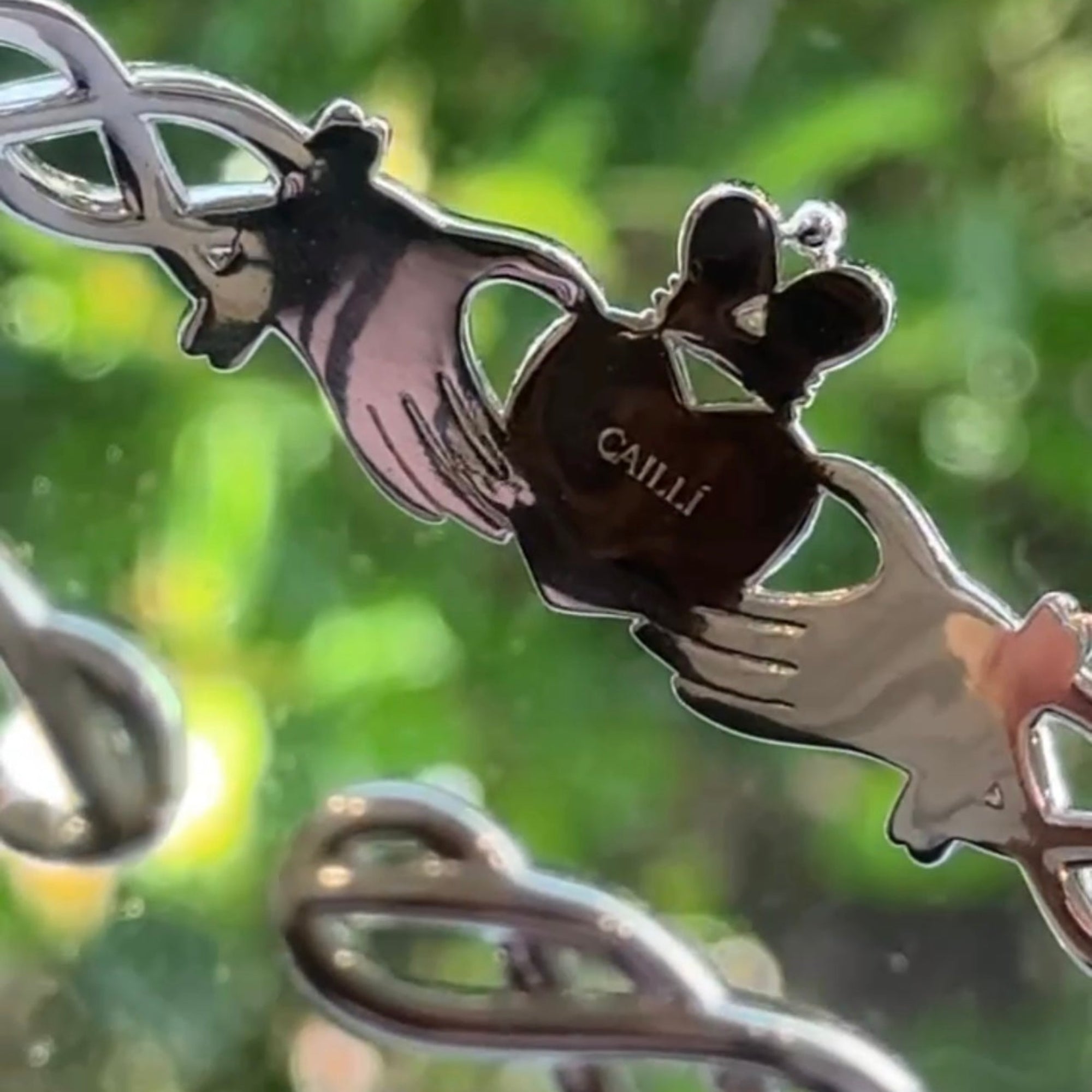 Caillí Claddagh Arm Cuff Sterling Silver